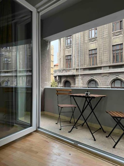 Double Studio Near University Square - 2 Balconies Bucharest Exterior photo